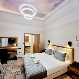 4* فندق Sky