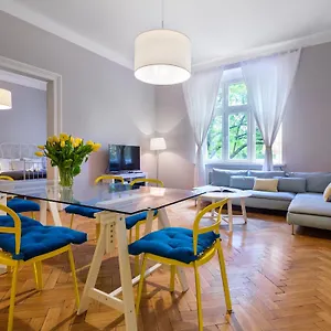 Tyzenhauz Superior Apartamento
